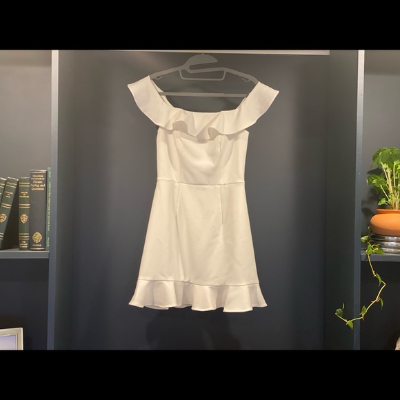 White mini dress- tags attached - Picture 5 of 9